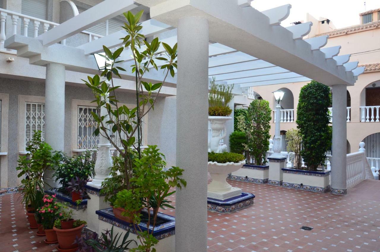 Apartamento Oslo Apartment Torrevieja Bagian luar foto