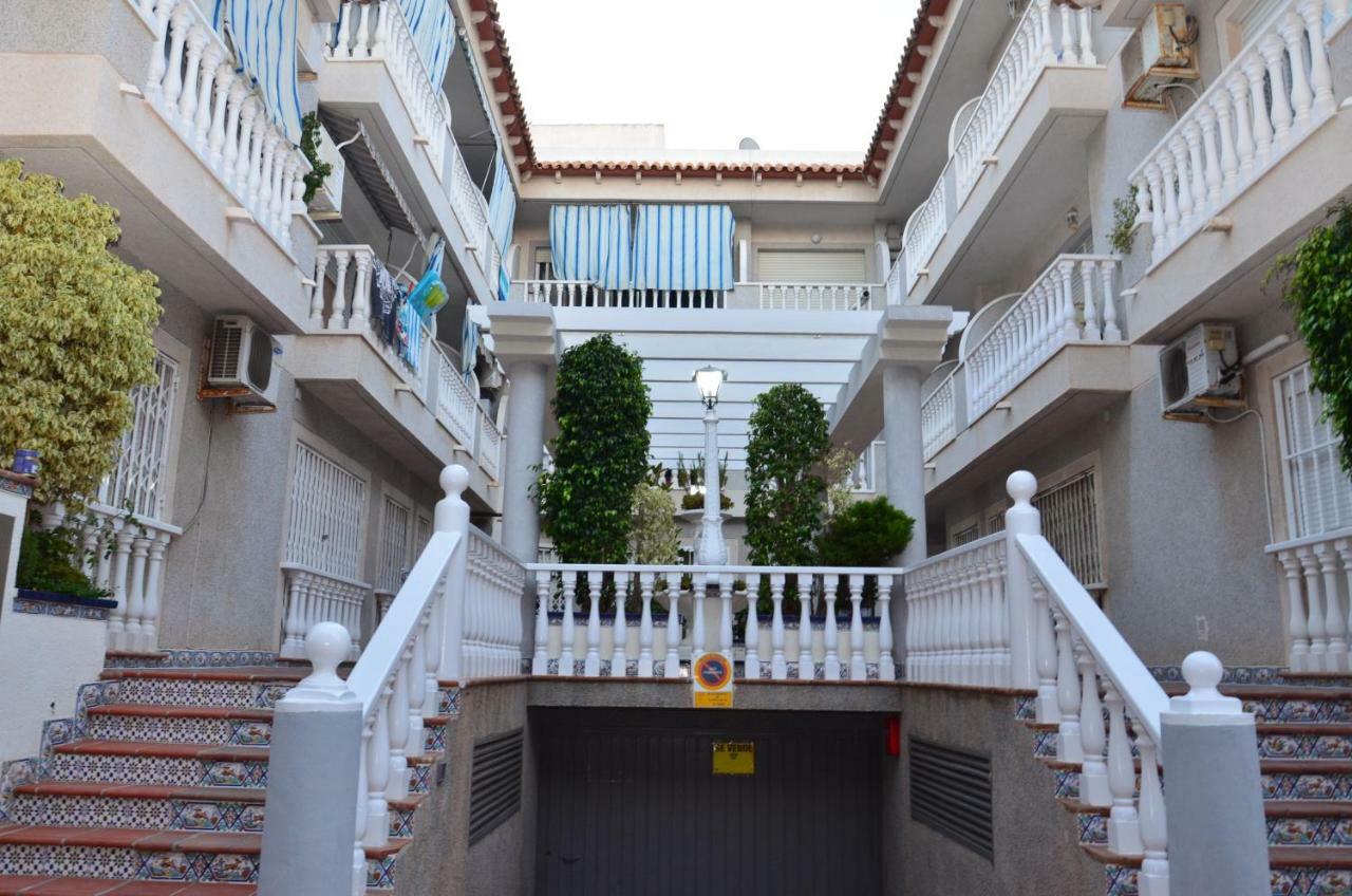 Apartamento Oslo Apartment Torrevieja Bagian luar foto